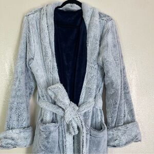 Soma Plush Women's Robe - Light Blue and Navy